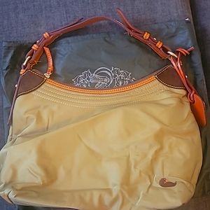 Dooney & Bourke hand bag